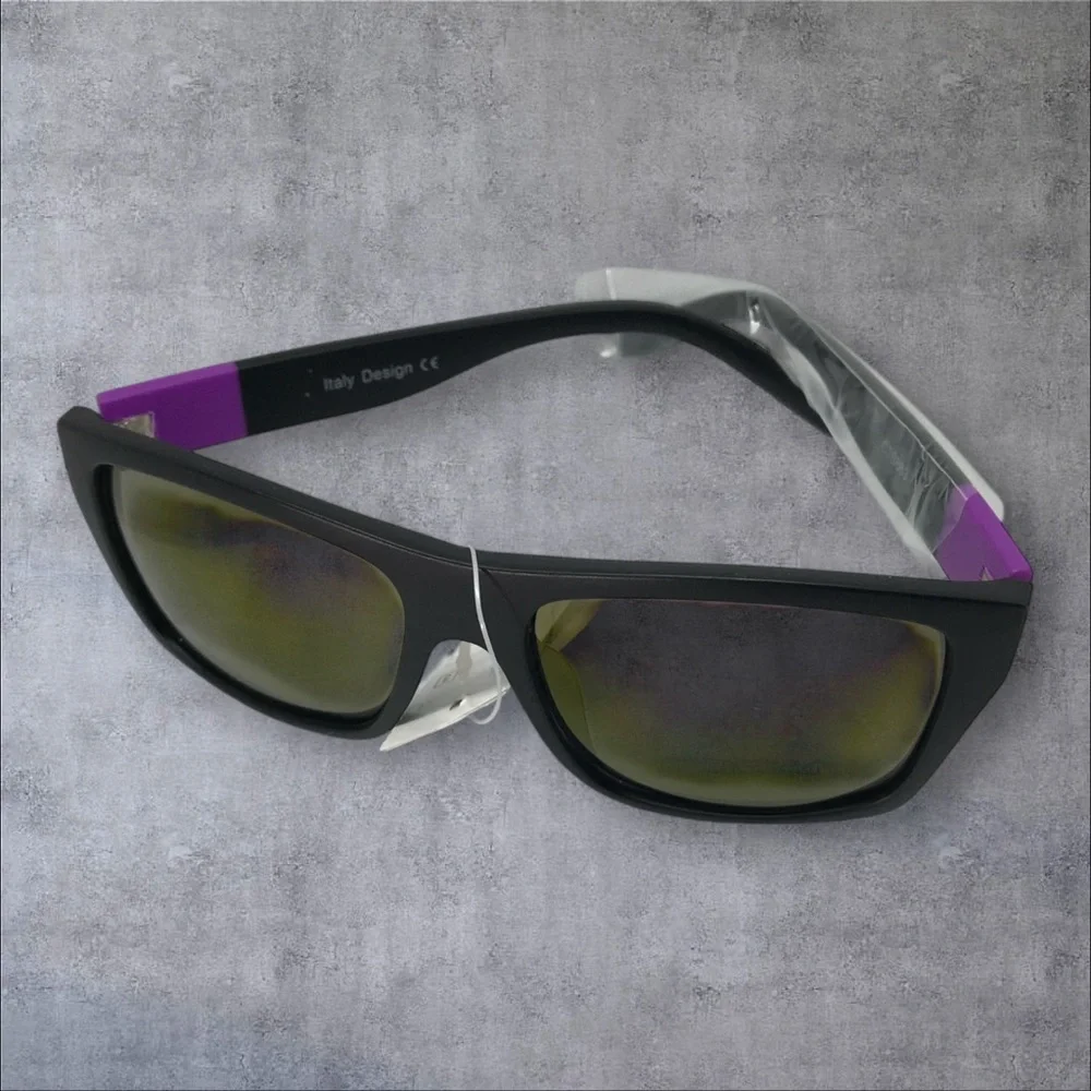 Black and Purple Mirrored Sunglasses Retro Unisex Deadstock Streetwear Stylish